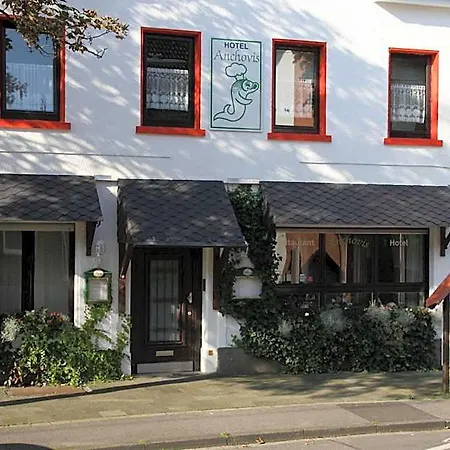 Anchovis Hotel *